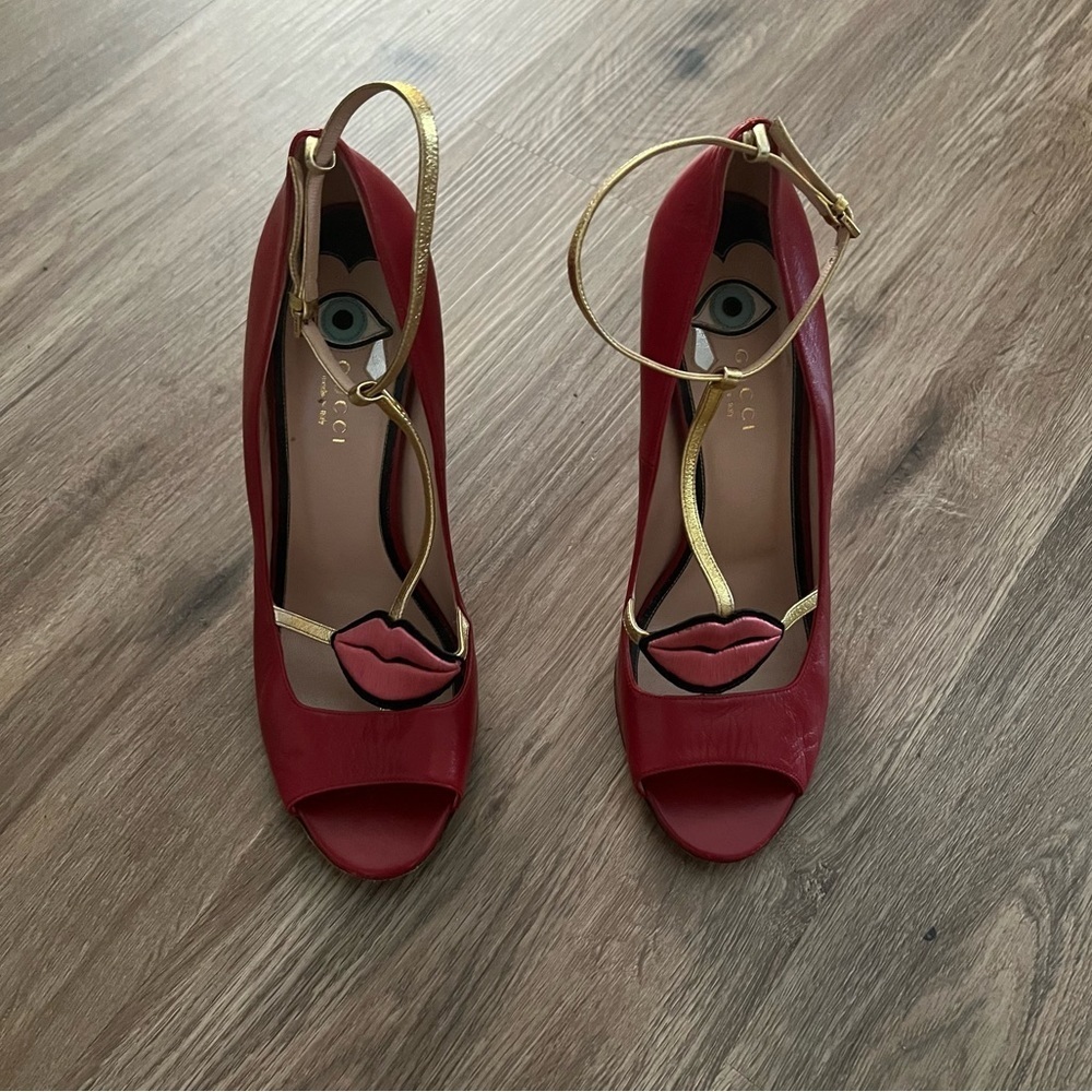 GUCCI X DISNEY Molina Lips Applique Strap Heels in Red Sz 11 US - Picture 3 of 12